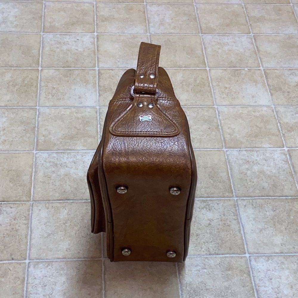 VTG,American Tourister Made In Taiwan Premium Brown Vinyl Duffel Bag